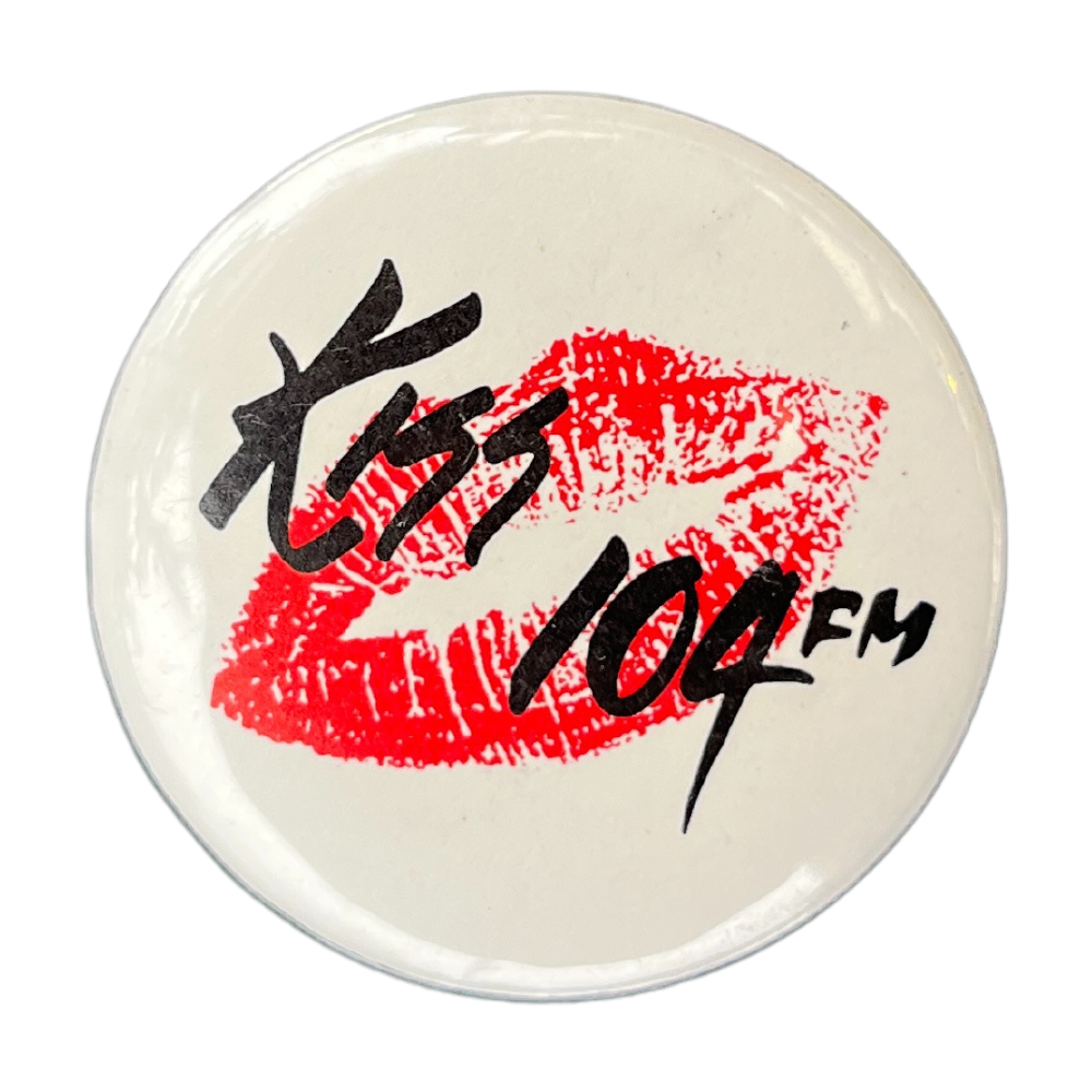 KISS 104 FM VTG Button