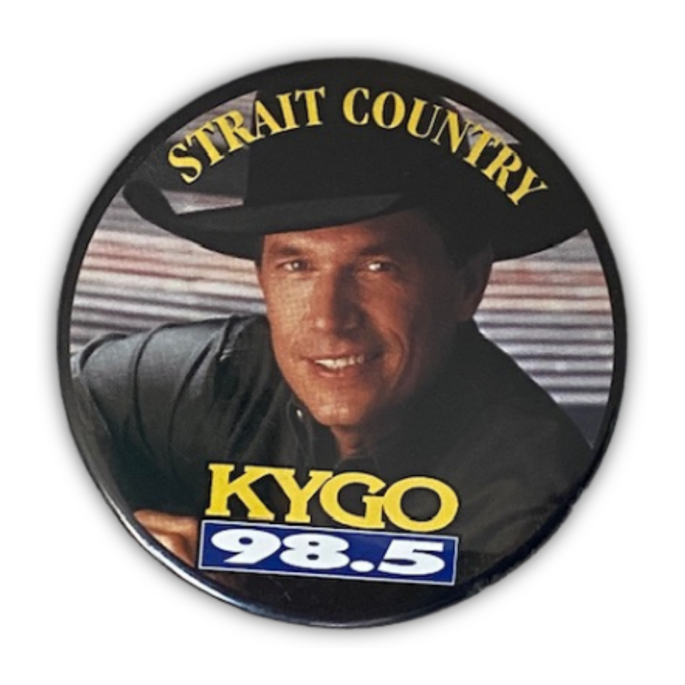 
            
                Load image into Gallery viewer, 98.5 KYGO George Strait VTG Button
            
        