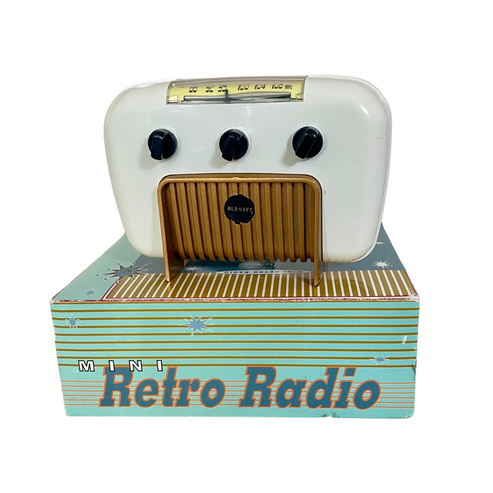 
            
                Load image into Gallery viewer, Old Navy Mini Retro Radio
            
        