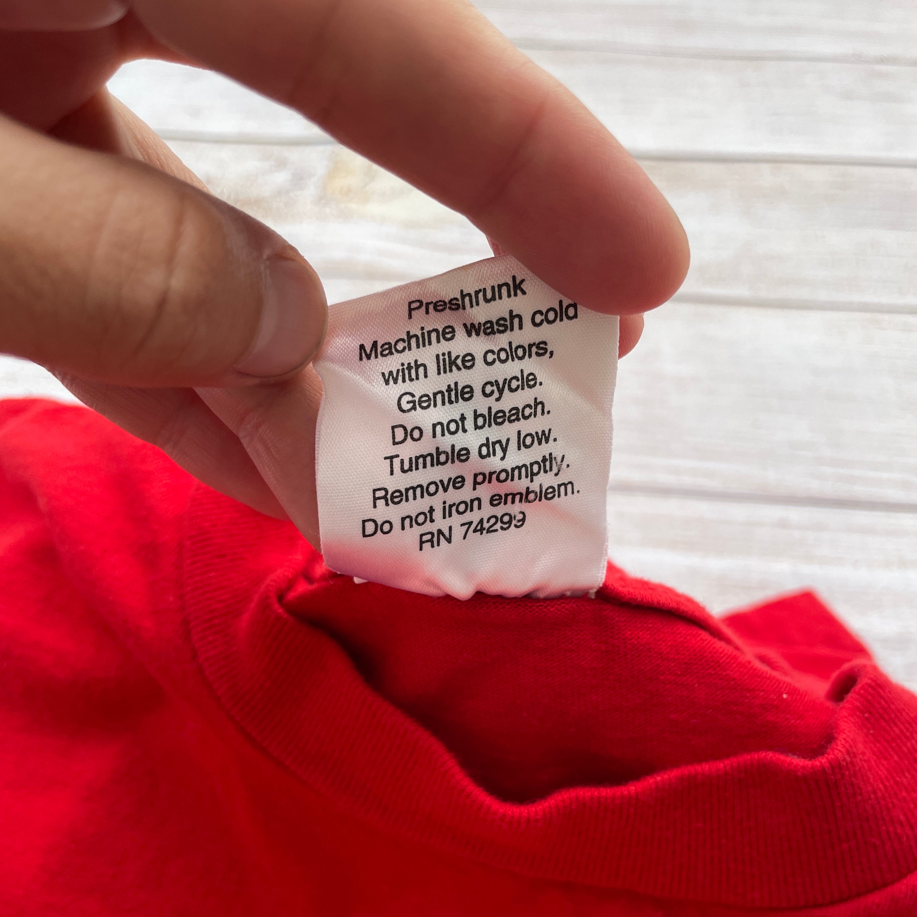 Hot 105 FM (WHQT) VTG T-Shirt