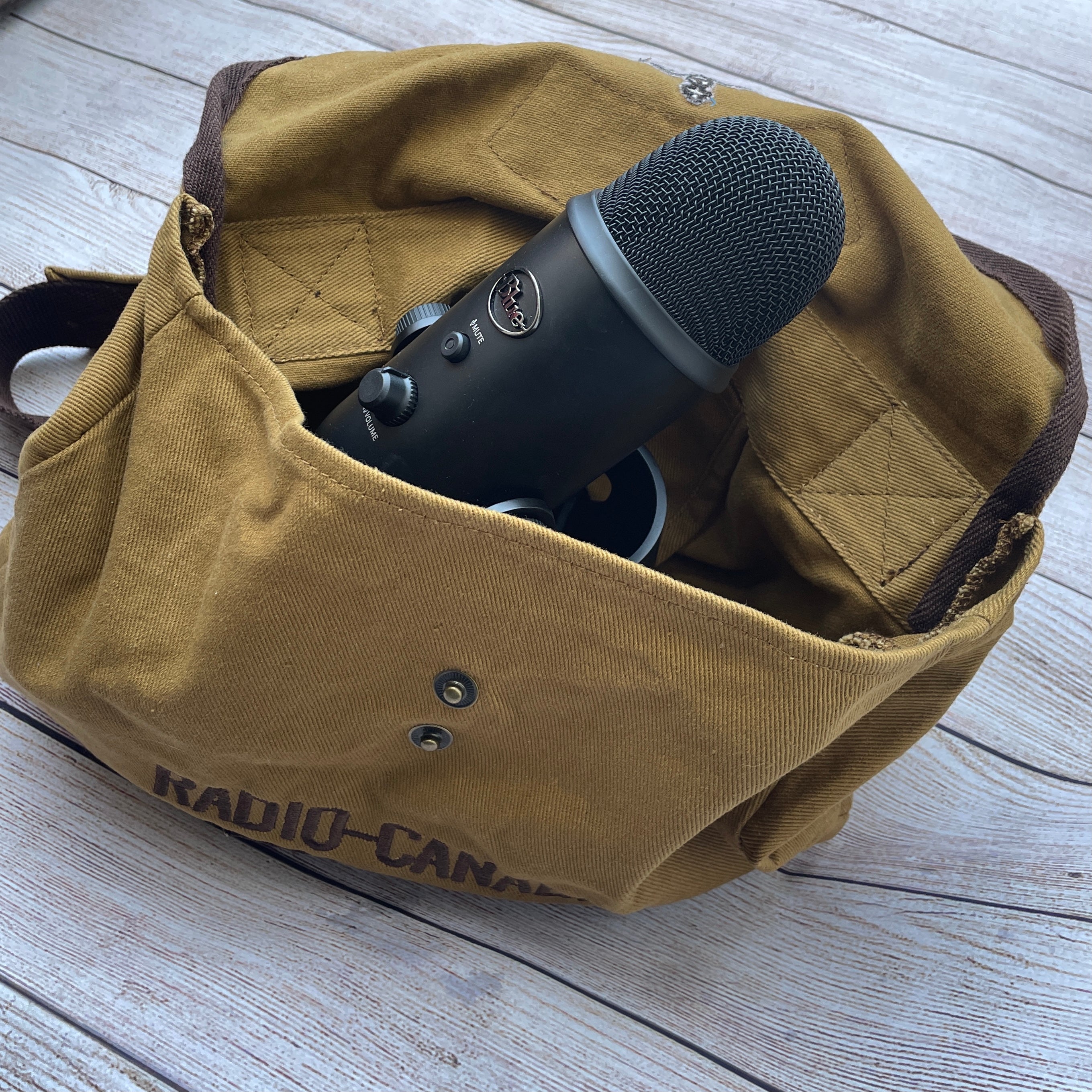 CBC Radio Canada Shoulder Bag